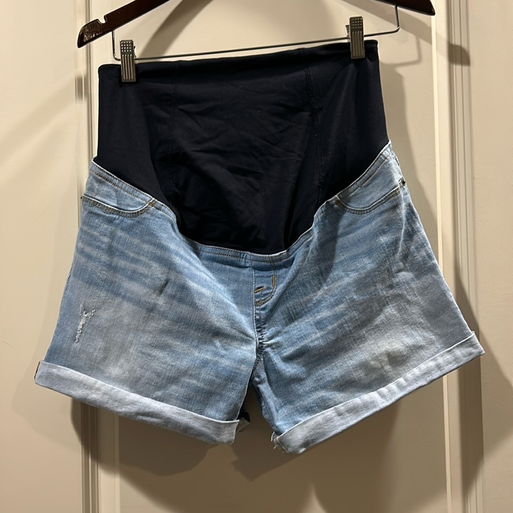 Isabel Maternity by Ingrid distressed denim shorts size 6